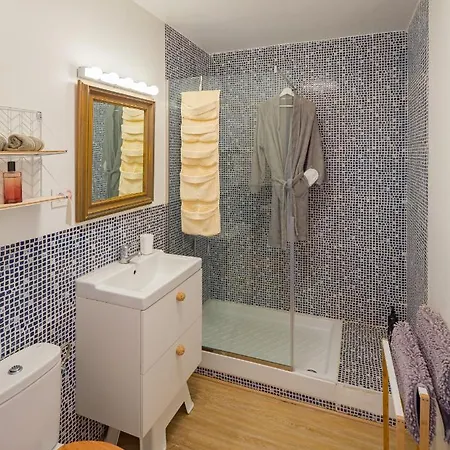 Center With Terrace-beach Location-parking/ac Apartment Marbella